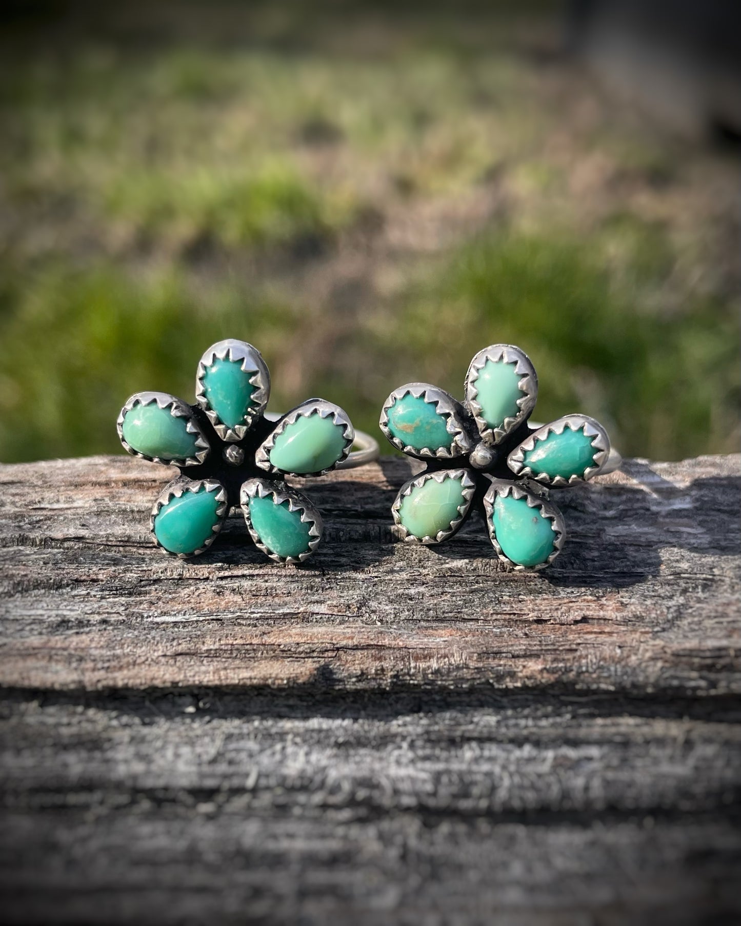 Kingman Turquoise Flower Ring