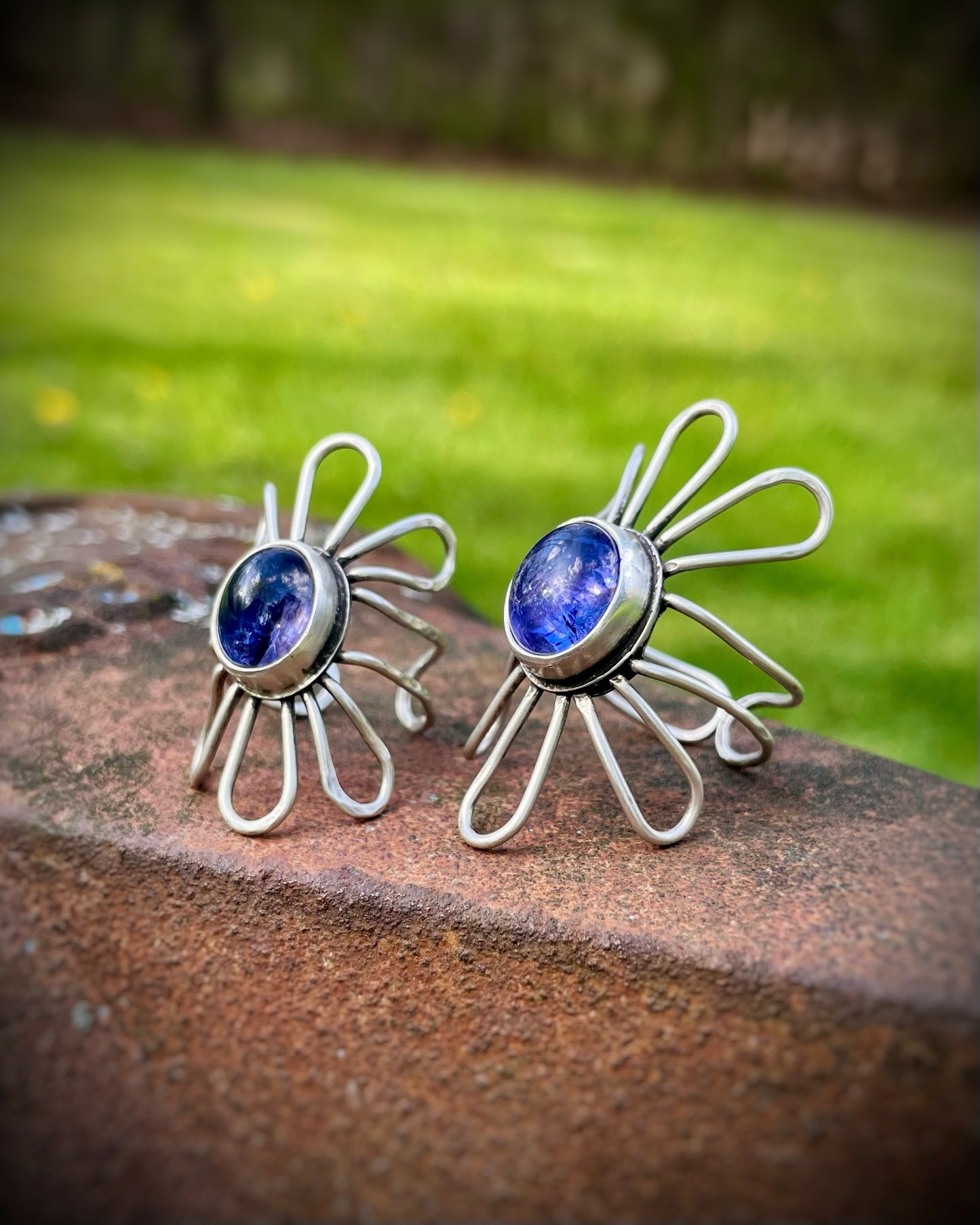 Tanzanite Flower Ring II