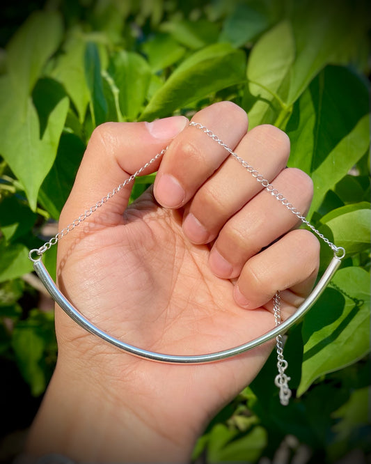 Curved Bar Necklace