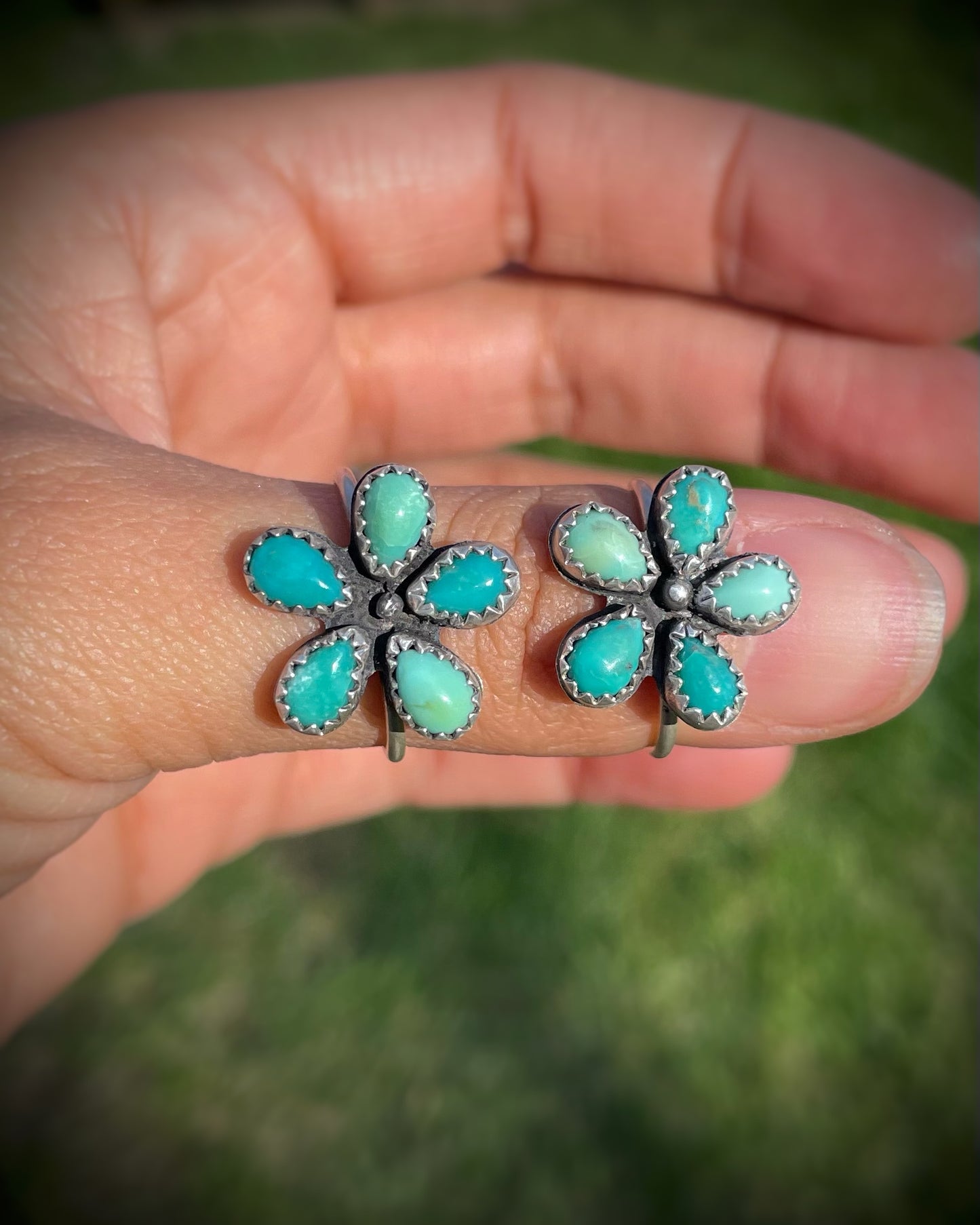 Kingman Turquoise Flower Ring