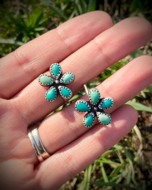 Kingman Turquoise Flower Ring